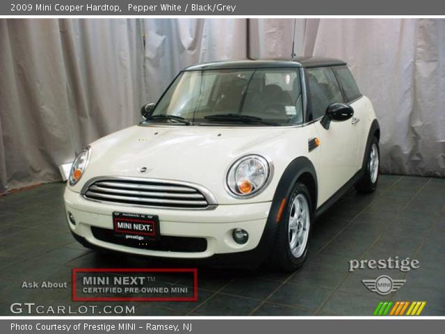 2009 Mini Cooper Hardtop in Pepper White