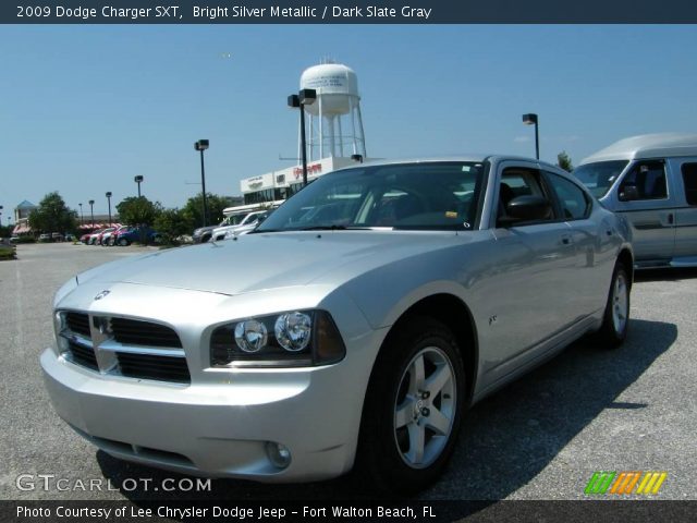 2009 Dodge Charger SXT in Bright Silver Metallic
