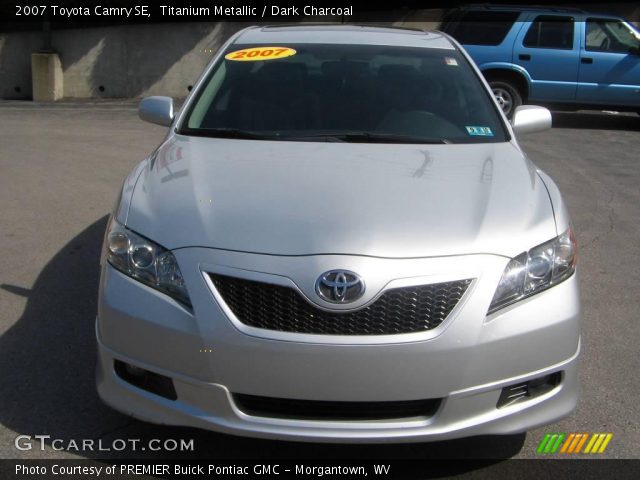 2007 Toyota Camry SE in Titanium Metallic