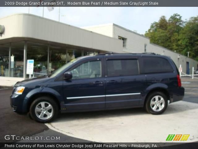 2009 Dodge Grand Caravan SXT in Modern Blue Pearl