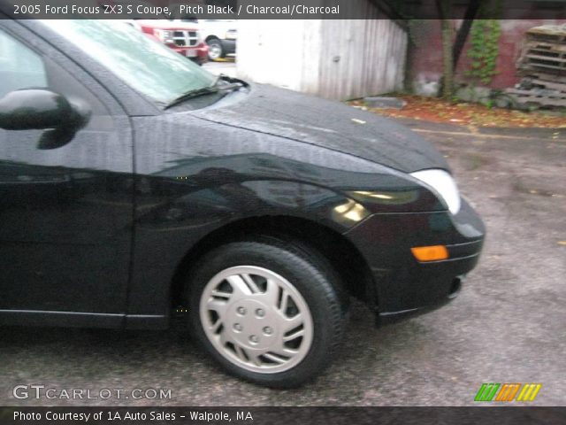 2005 Ford Focus ZX3 S Coupe in Pitch Black
