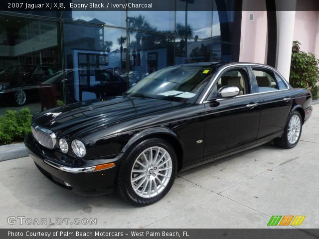 2007 Jaguar XJ XJ8 in Ebony Black