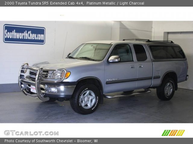 2000 Toyota Tundra SR5 Extended Cab 4x4 in Platinum Metallic