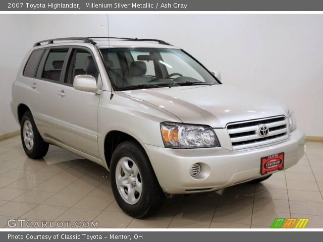 2007 Toyota Highlander  in Millenium Silver Metallic