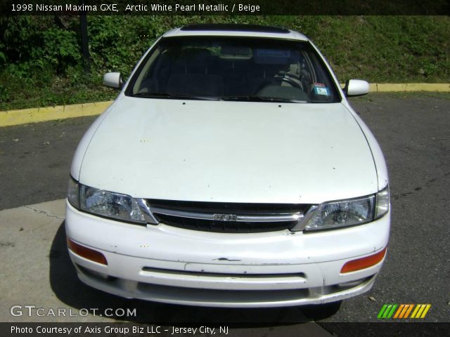 1998 Nissan Maxima GXE in Arctic White Pearl Metallic