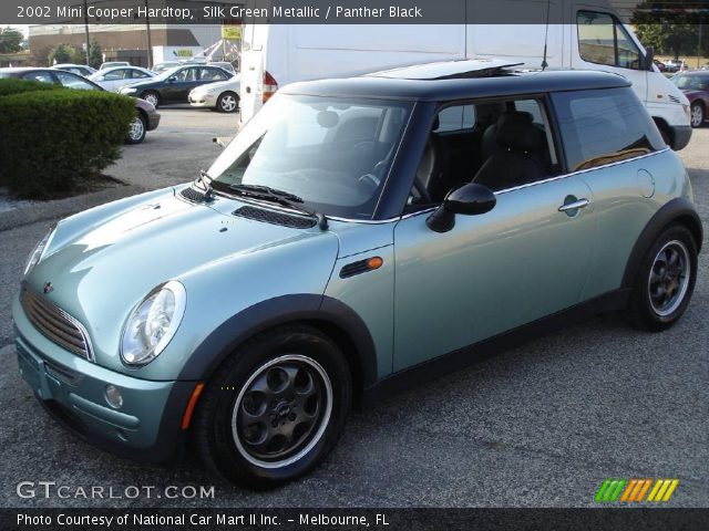 2002 Mini Cooper Hardtop in Silk Green Metallic
