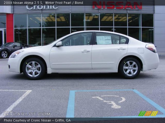 2009 Nissan Altima 2.5 S in Winter Frost Pearl