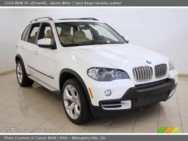 2009 BMW X5 xDrive48i in Alpine White