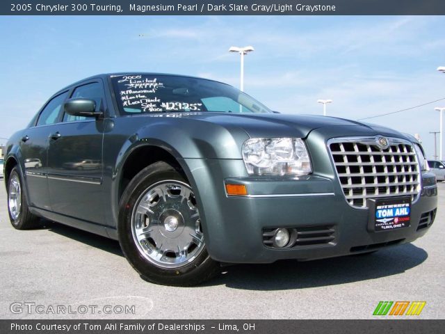 2005 Chrysler 300 Touring in Magnesium Pearl
