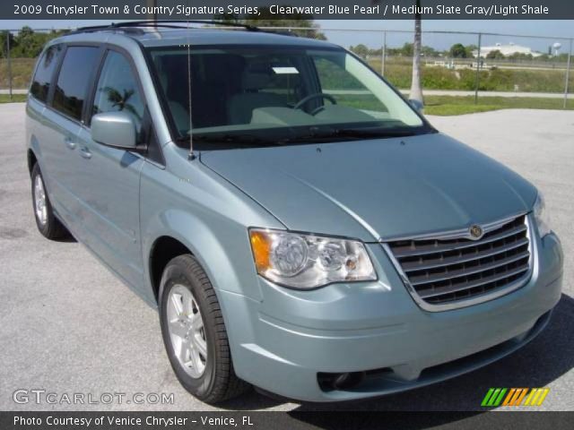2009 Chrysler Town & Country Signature Series in Clearwater Blue Pearl