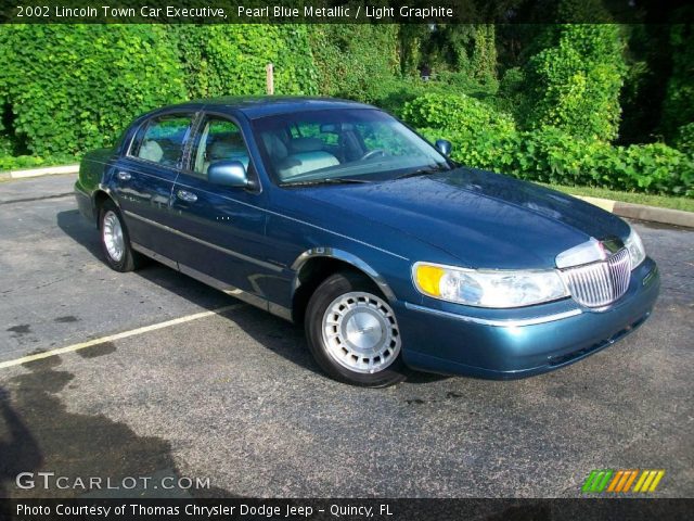 2002 Lincoln Town Car Executive in Pearl Blue Metallic