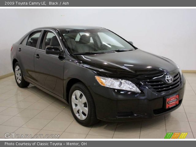 2009 Toyota Camry LE in Black
