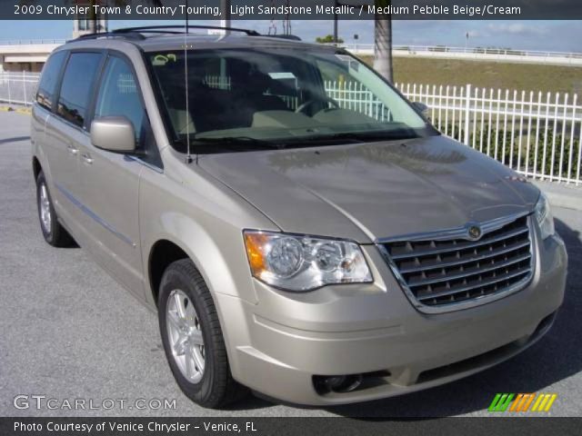 2009 Chrysler Town & Country Touring in Light Sandstone Metallic