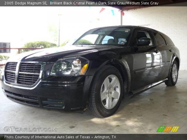 2005 Dodge Magnum SE in Brilliant Black Crystal Pearl