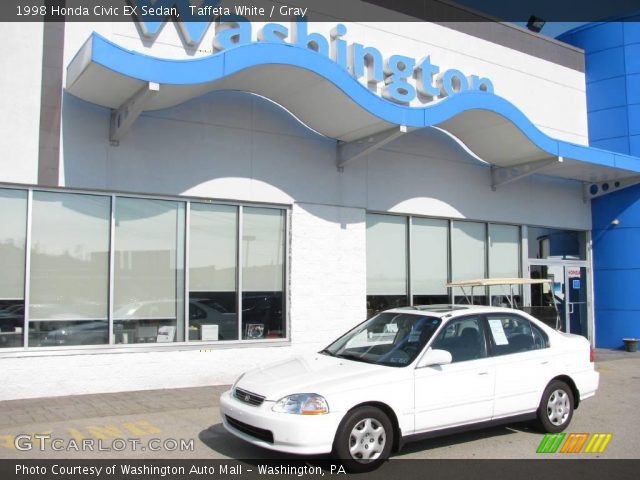 1998 Honda Civic EX Sedan in Taffeta White