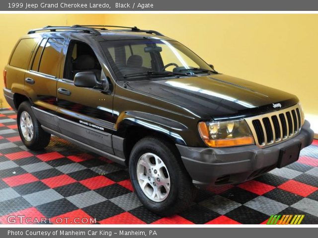 1999 Jeep Grand Cherokee Laredo in Black