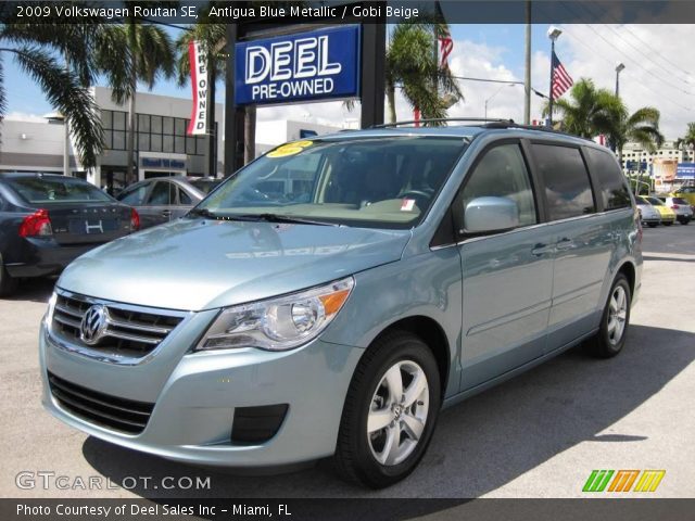 2009 Volkswagen Routan SE in Antigua Blue Metallic