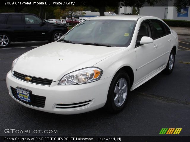 2009 Chevrolet Impala LT in White