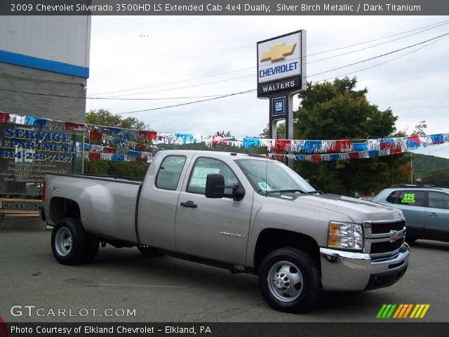 2009 Chevrolet Silverado 3500HD LS Extended Cab 4x4 Dually in Silver Birch Metallic