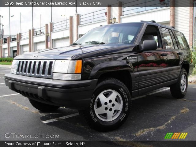 1995 Jeep Grand Cherokee Laredo 4x4 in Black