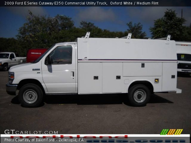 2009 Ford E Series Cutaway E350 Commercial Utility Truck in Oxford White