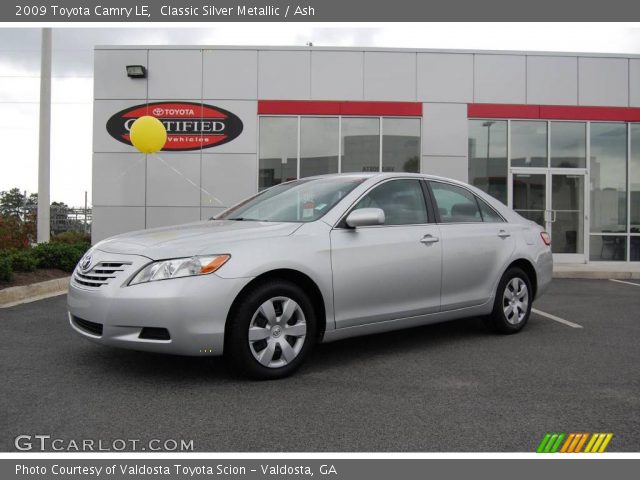 2009 Toyota Camry LE in Classic Silver Metallic