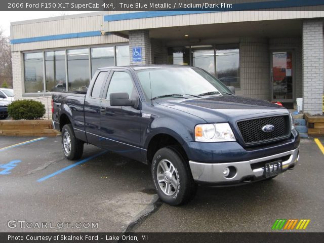 2006 Ford F150 XLT SuperCab 4x4 in True Blue Metallic