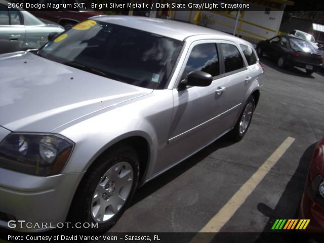 2006 Dodge Magnum SXT in Bright Silver Metallic