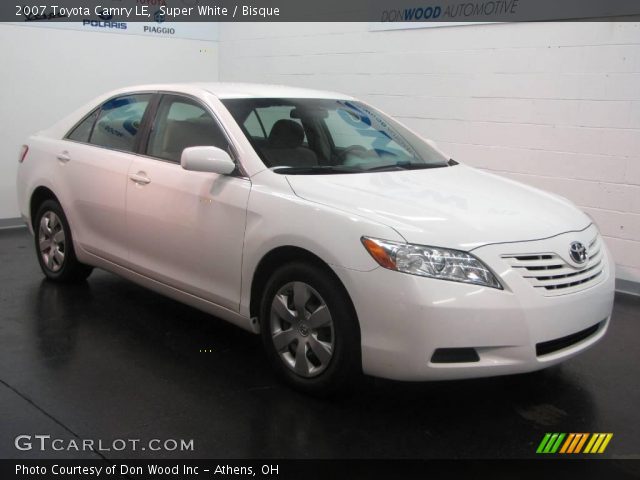 2007 Toyota Camry LE in Super White