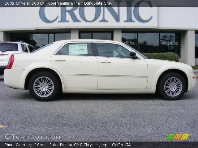 2009 Chrysler 300 LX in Cool Vanilla White