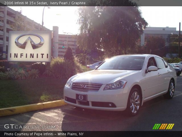 2006 Infiniti M 35x Sedan in Ivory Pearl