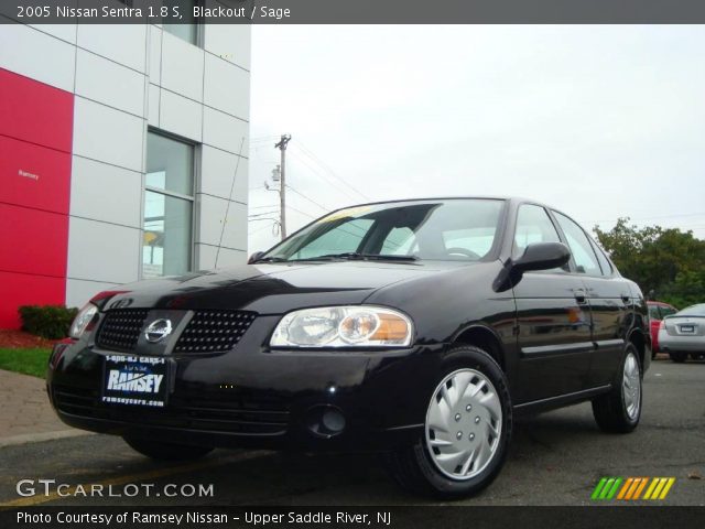 2005 Nissan Sentra 1.8 S in Blackout