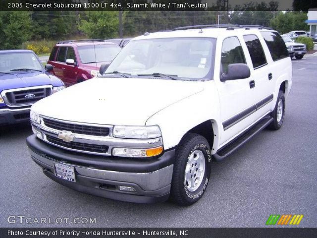 2005 Chevrolet Suburban 1500 LT 4x4 in Summit White