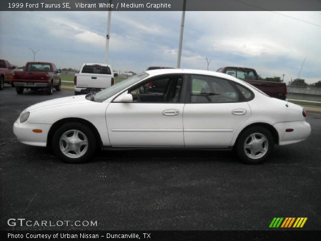 1999 Ford Taurus SE in Vibrant White