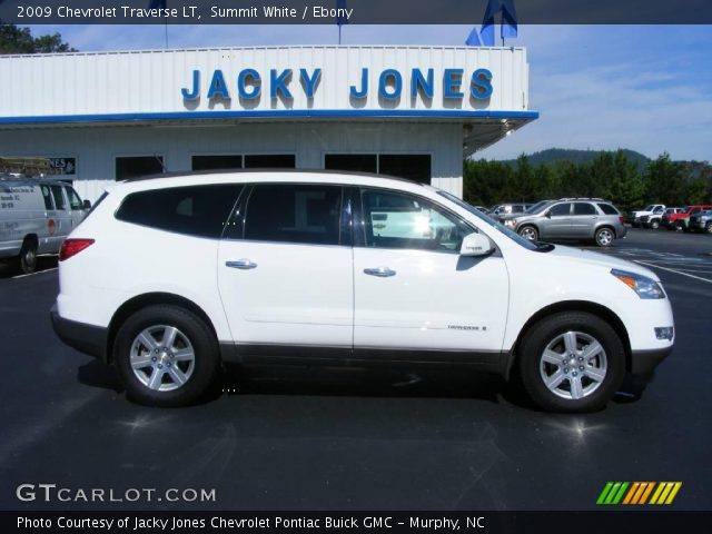 2009 Chevrolet Traverse LT in Summit White