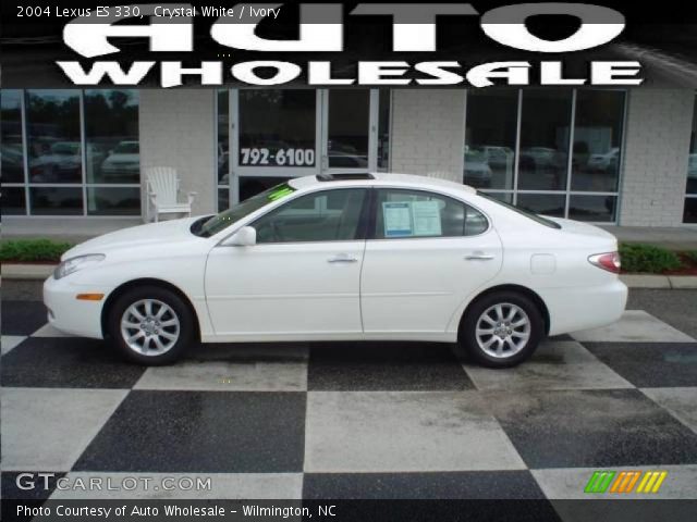 2004 Lexus ES 330 in Crystal White