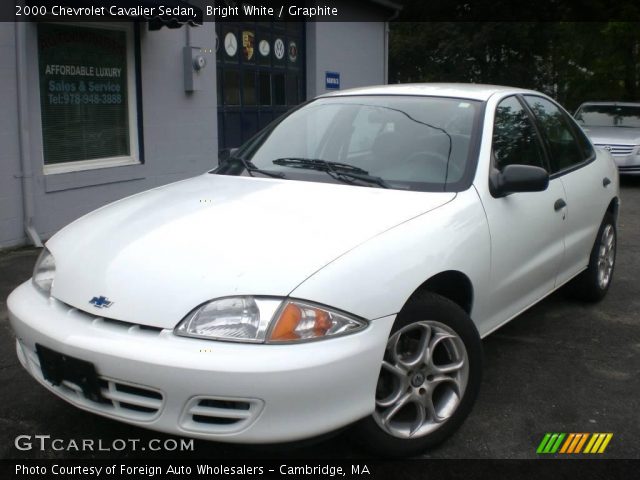 2000 Chevrolet Cavalier Sedan in Bright White