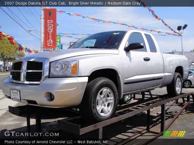 2007 Dodge Dakota SLT Club Cab in Bright Silver Metallic