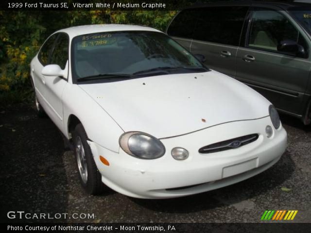 1999 Ford Taurus SE in Vibrant White