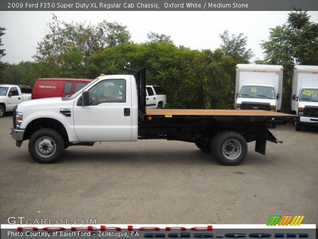 2009 Ford F350 Super Duty XL Regular Cab Chassis in Oxford White