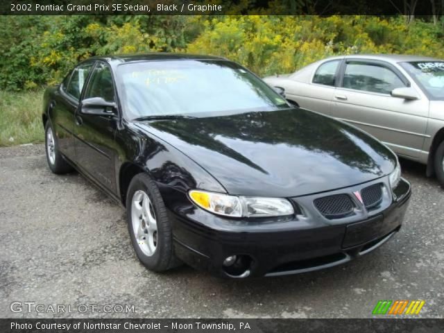 2002 Pontiac Grand Prix SE Sedan in Black