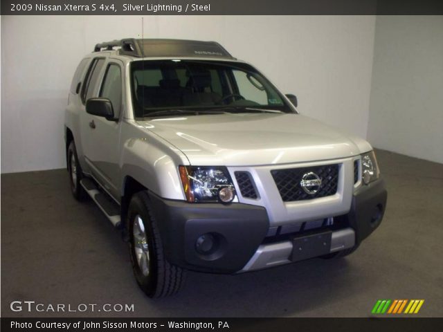 2009 Nissan Xterra S 4x4 in Silver Lightning