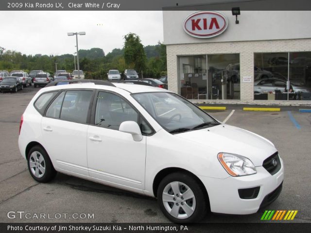 2009 Kia Rondo LX in Clear White