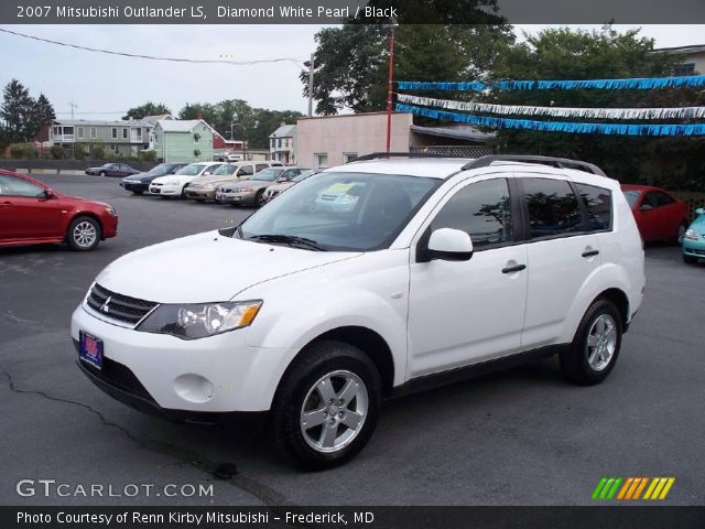2007 Mitsubishi Outlander LS in Diamond White Pearl
