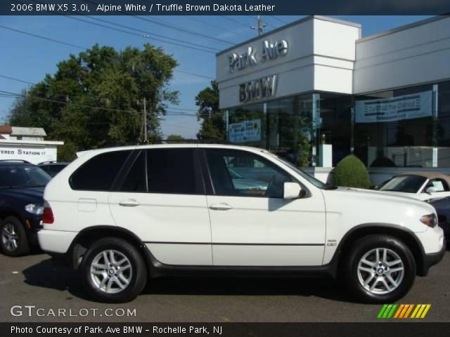 2006 BMW X5 3.0i in Alpine White
