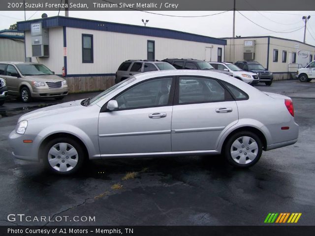 2007 Suzuki Forenza Sedan in Titanium Silver Metallic