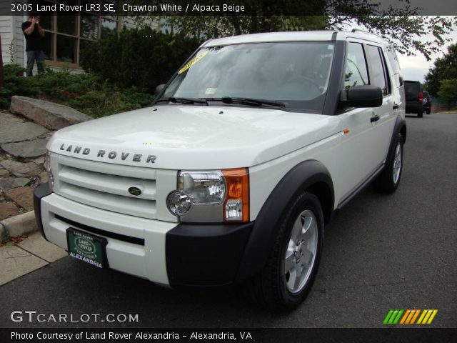 2005 Land Rover LR3 SE in Chawton White