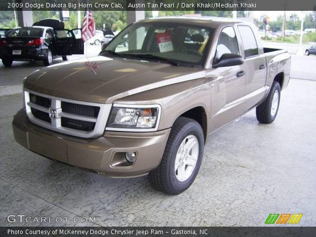 2009 Dodge Dakota Big Horn Crew Cab in Austin Tan Pearl