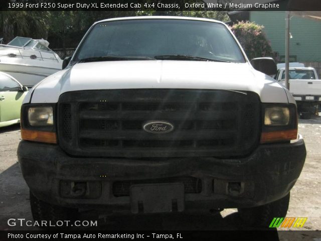 1999 Ford F250 Super Duty XL Extended Cab 4x4 Chassis in Oxford White