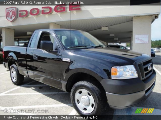2007 Ford F150 XL Regular Cab in Black